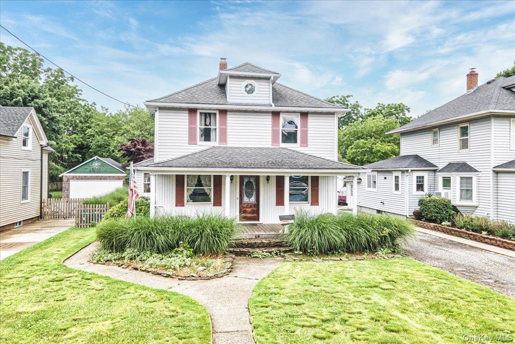 68 Rollstone Avenue, West Sayville, NY 11796