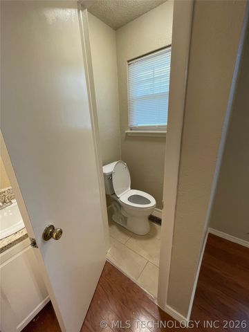 1022 N 3rd Street E, Jenks, OK 74037