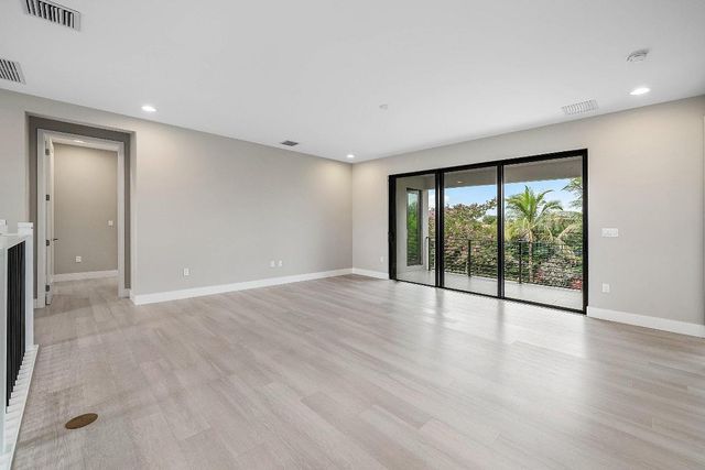 8575 Ganton Drive, Boca Raton, FL 33434