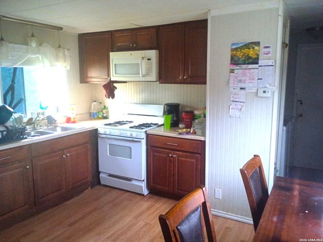 8182 Whartons Dock, Bandera, TX 78003
