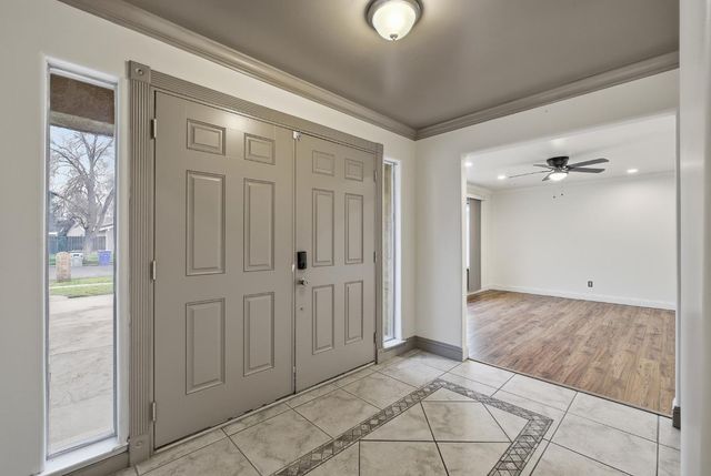 1712 W Donner Avenue, Fresno, CA 93705