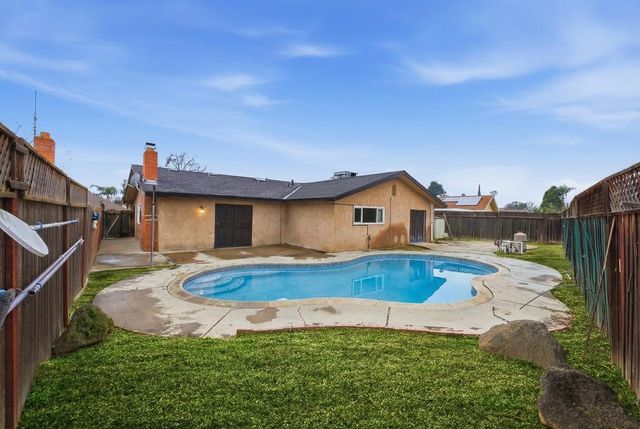 1712 W Donner Avenue, Fresno, CA 93705