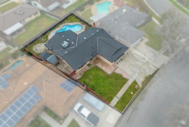 1712 W Donner Avenue, Fresno, CA 93705