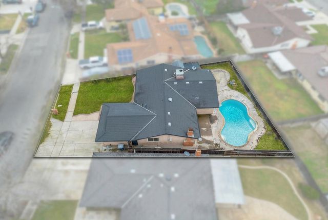 1712 W Donner Avenue, Fresno, CA 93705