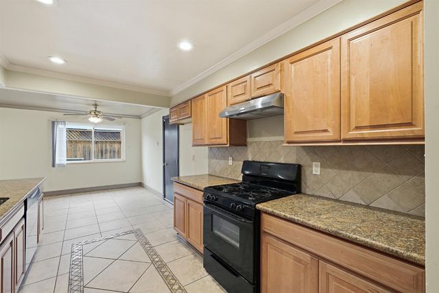 1712 W Donner Avenue, Fresno, CA 93705