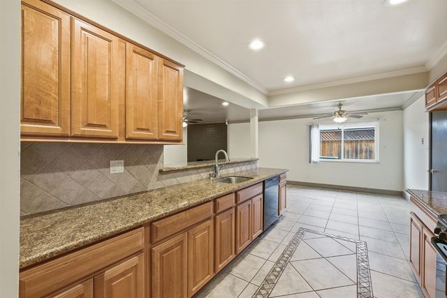 1712 W Donner Avenue, Fresno, CA 93705