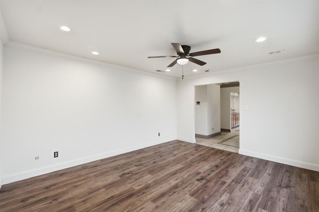 Image 4 of property listing at 1712 W Donner Avenue, Fresno, CA 93705