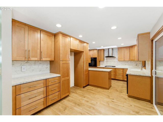 1769 CINNAMON HILL Dr, Salem, OR 97306