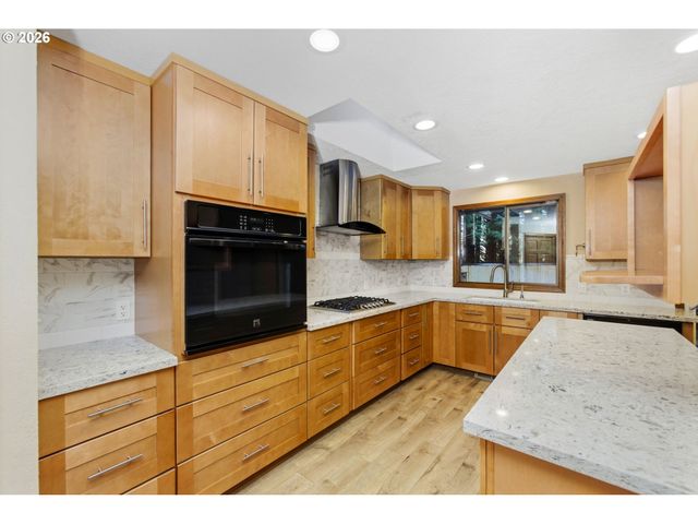 1769 CINNAMON HILL Dr, Salem, OR 97306