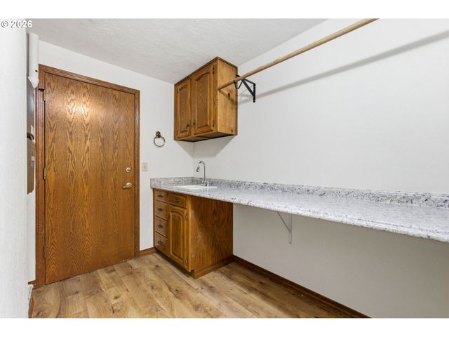 1769 CINNAMON HILL Dr, Salem, OR 97306