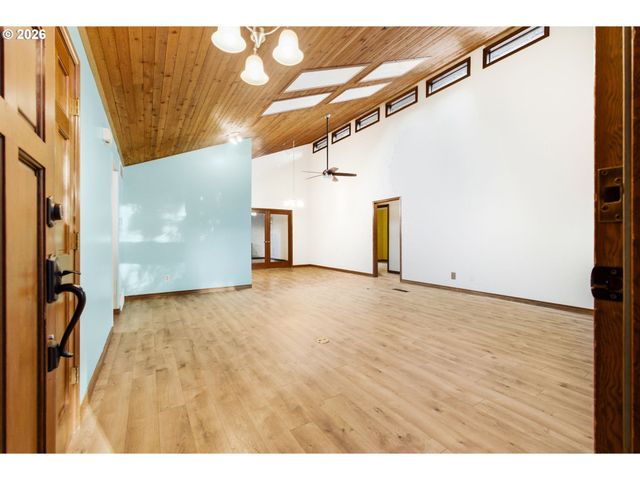 1769 CINNAMON HILL Dr, Salem, OR 97306