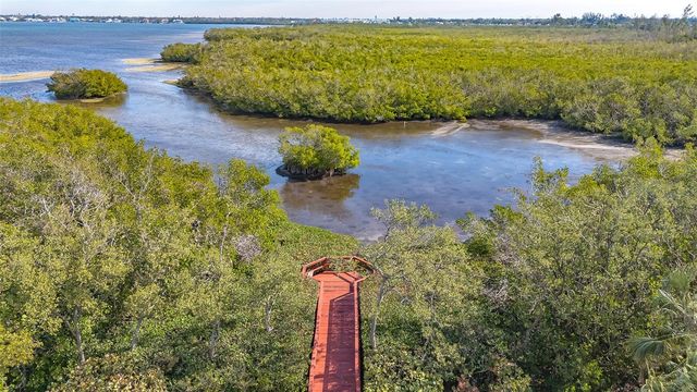 9538 AZURE COVE, Bradenton, FL 34210