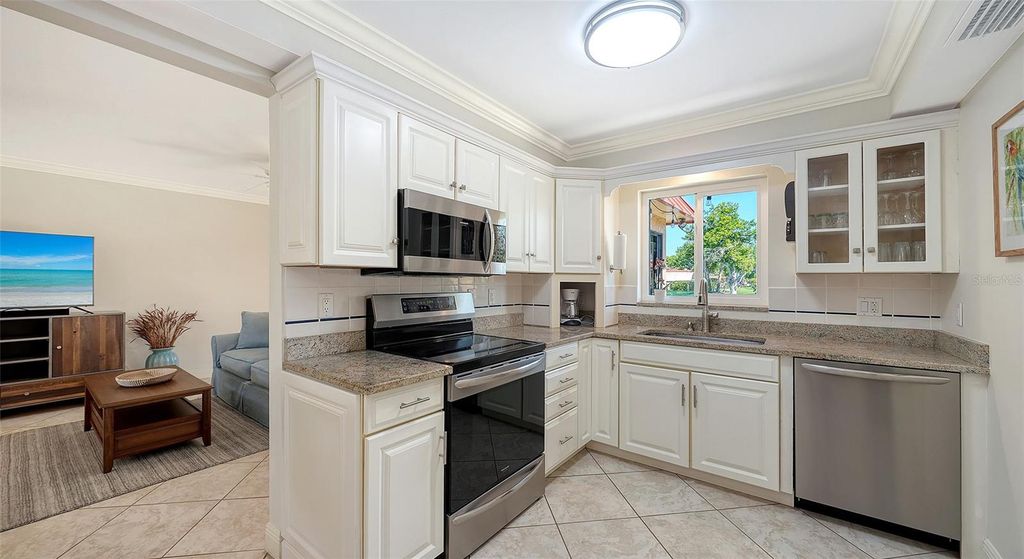 Image 11 of property listing at 9538 AZURE COVE, Bradenton, FL 34210