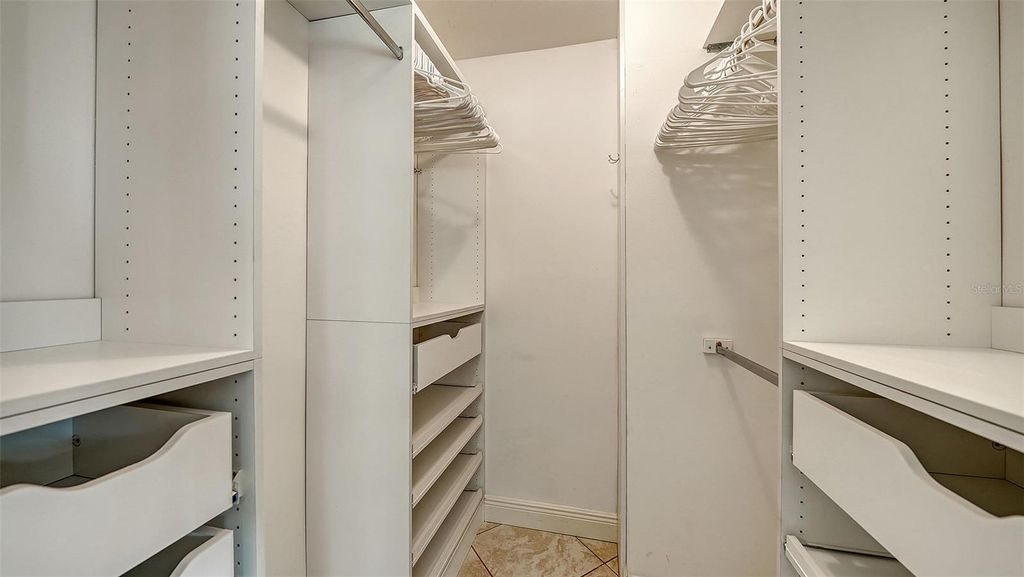 Image 15 of property listing at 9538 AZURE COVE, Bradenton, FL 34210