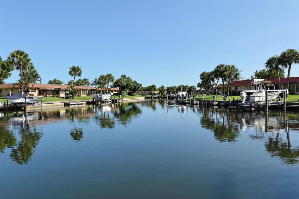 Image 21 of property listing at 9538 AZURE COVE, Bradenton, FL 34210