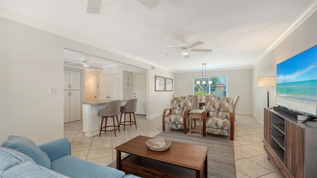 Image 5 of property listing at 9538 AZURE COVE, Bradenton, FL 34210