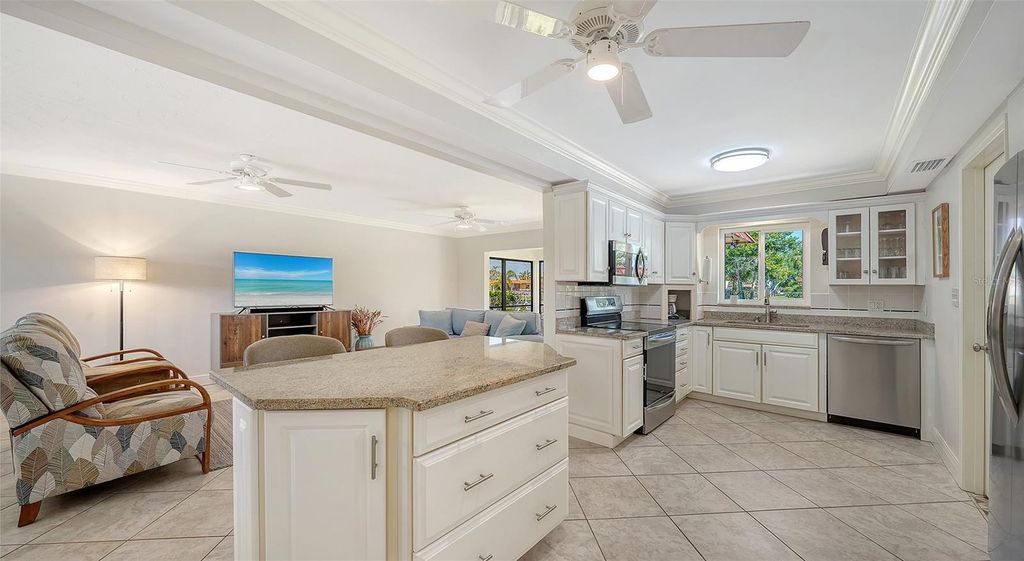 Image 10 of property listing at 9538 AZURE COVE, Bradenton, FL 34210