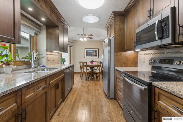 13216 Willis Circle, Omaha, NE 68164