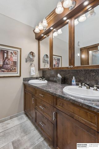 13216 Willis Circle, Omaha, NE 68164