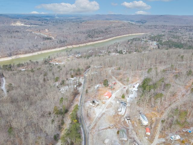 25 Hawk Drive, Burnside, KY 42519