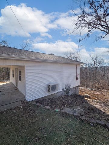 25 Hawk Drive, Burnside, KY 42519