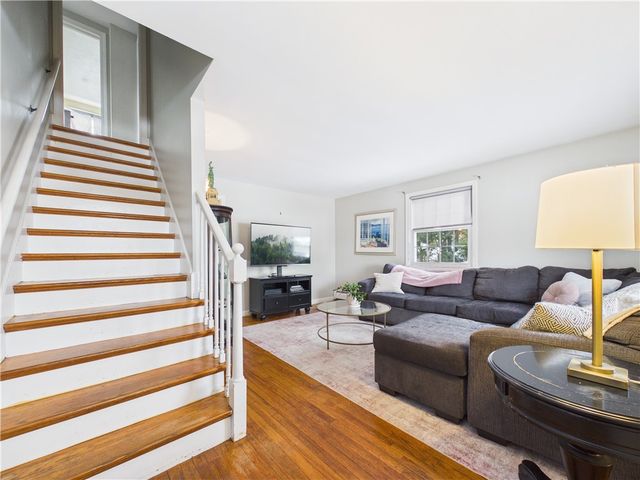 106 Fales Road, Bristol, RI 02809