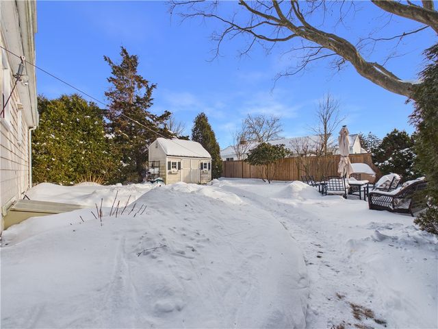 106 Fales Road, Bristol, RI 02809