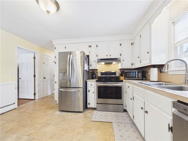 106 Fales Road, Bristol, RI 02809