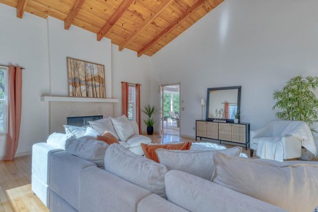 328 San Benancio Road, Salinas, CA 93908