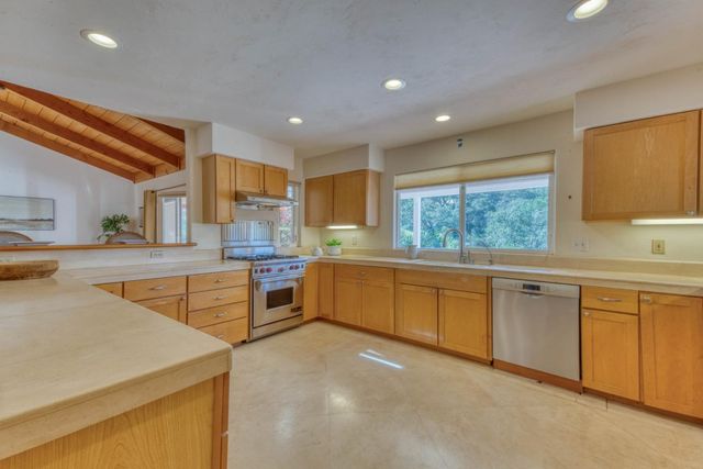 328 San Benancio Road, Salinas, CA 93908