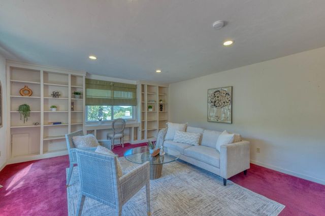328 San Benancio Road, Salinas, CA 93908