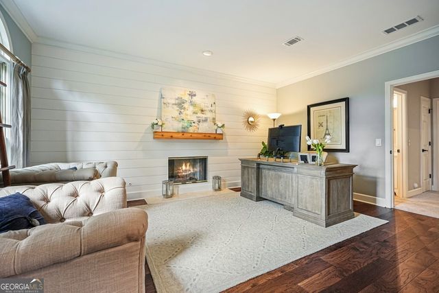 290 Plantation Way, Roswell, GA 30075
