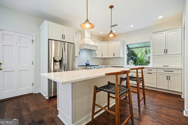 290 Plantation Way, Roswell, GA 30075