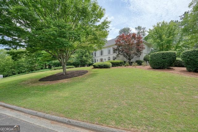 290 Plantation Way, Roswell, GA 30075