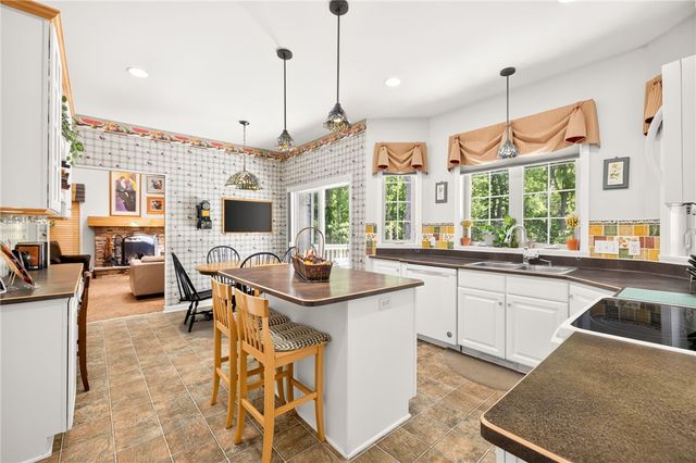 341 Thornebush Drive, Victor, NY 14564