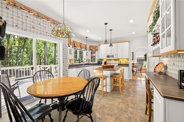341 Thornebush Drive, Victor, NY 14564