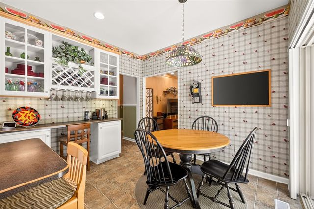 341 Thornebush Drive, Victor, NY 14564