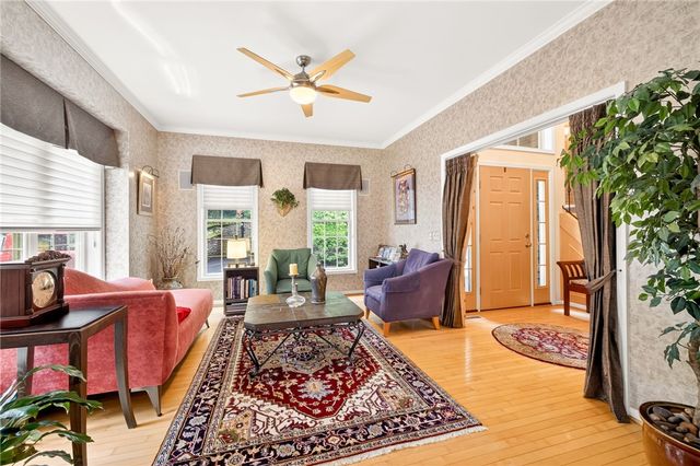 341 Thornebush Drive, Victor, NY 14564