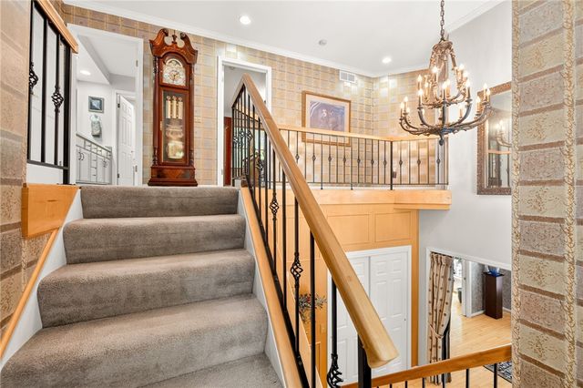 341 Thornebush Drive, Victor, NY 14564