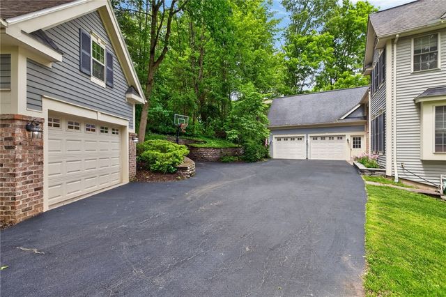 341 Thornebush Drive, Victor, NY 14564