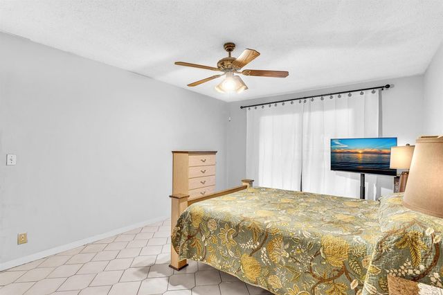5463 Alta Way, Lake Worth, FL 33467