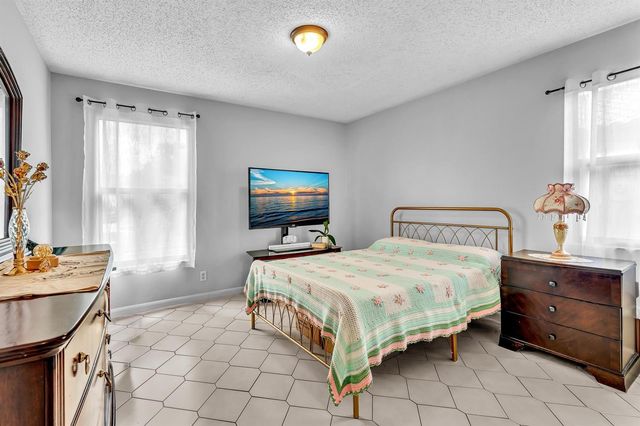 5463 Alta Way, Lake Worth, FL 33467