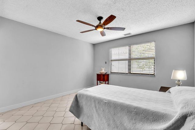 5463 Alta Way, Lake Worth, FL 33467