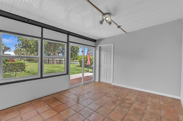 5463 Alta Way, Lake Worth, FL 33467