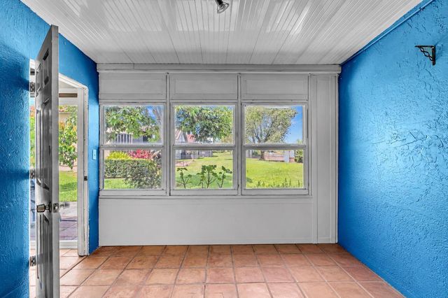 5463 Alta Way, Lake Worth, FL 33467