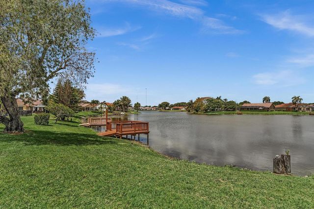 5463 Alta Way, Lake Worth, FL 33467