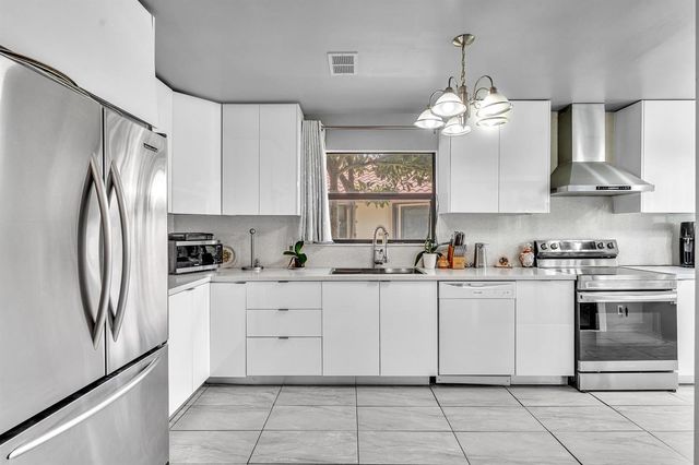 5463 Alta Way, Lake Worth, FL 33467
