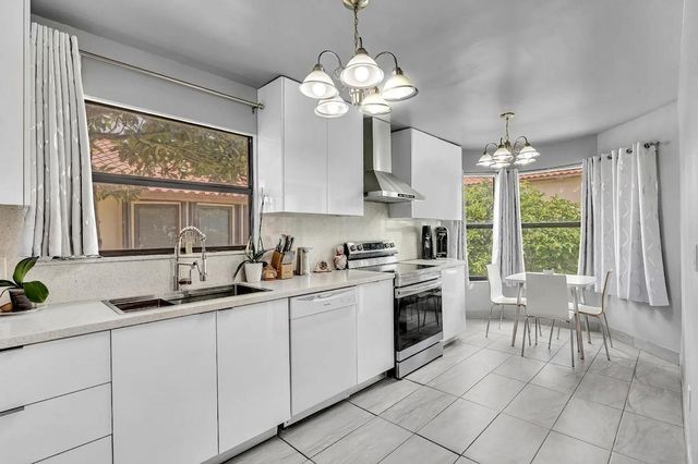 5463 Alta Way, Lake Worth, FL 33467
