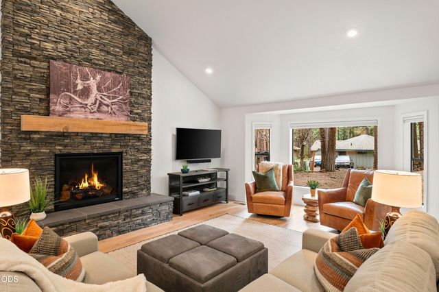57448 Quartz Mountain Lane 6, Sunriver, OR 97707