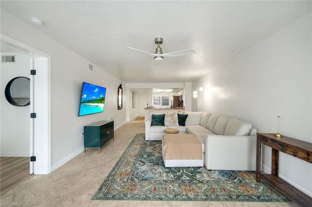 15171 Cedarwood LN 3105, Naples, FL 34110